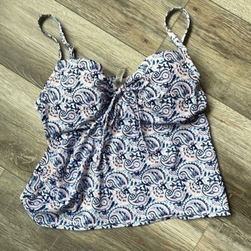 Victoria's Secret Swim top size 36B Paisley blue pink